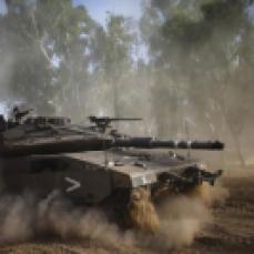 Israeli Tanks Attack Gaza!